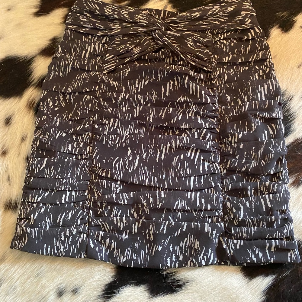 H&M gray and White Patterned Pencil Skirt